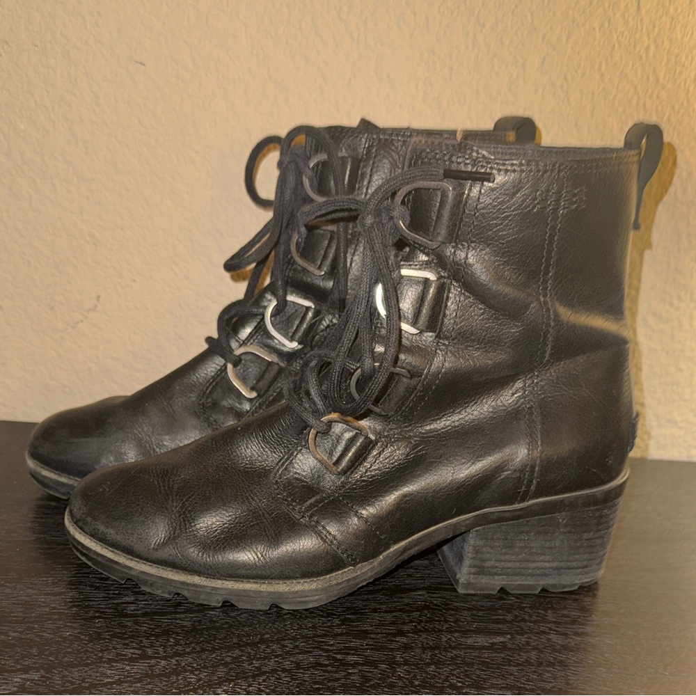 Sorel Cate Lace Up Black Boots Size 8.5